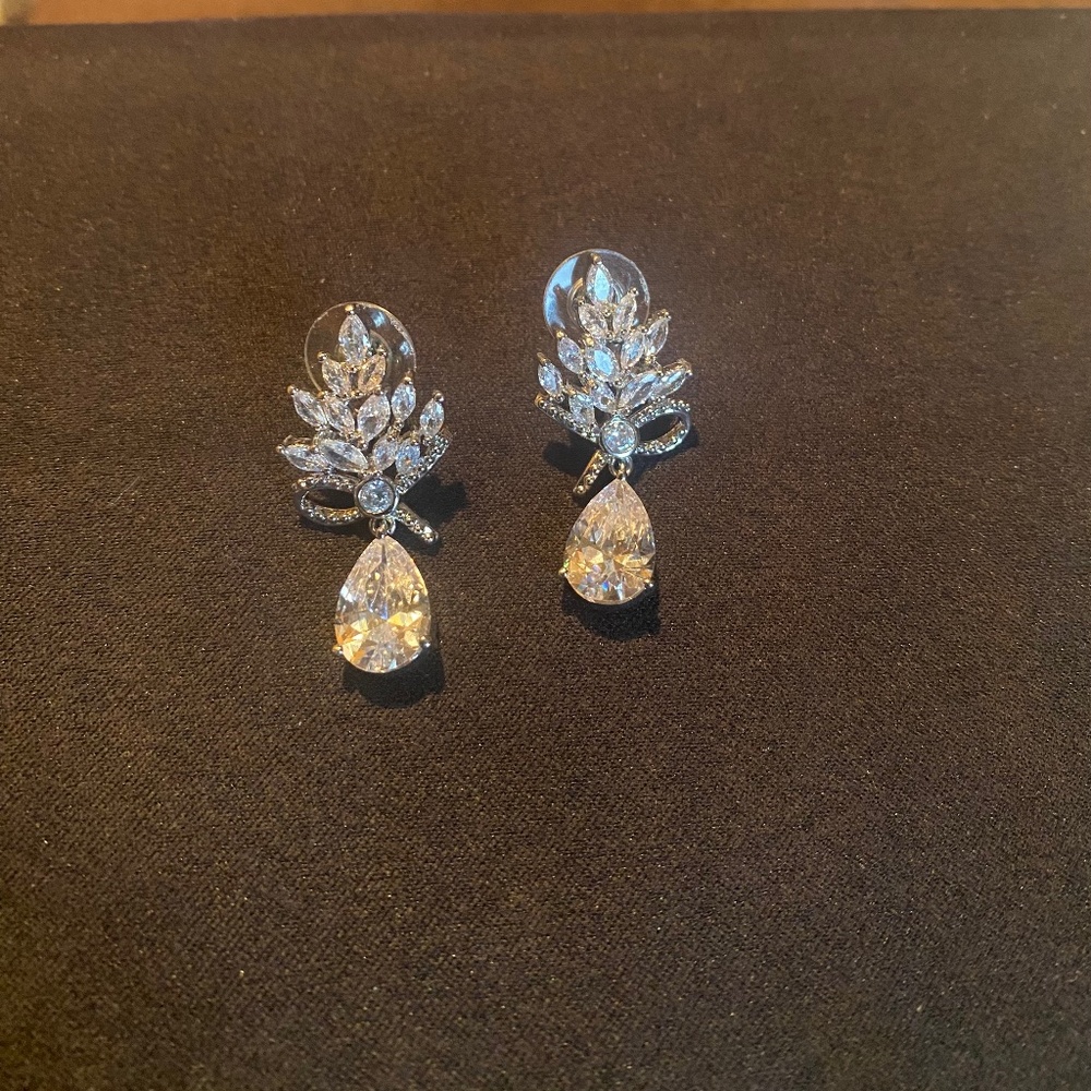 Hanging earrings